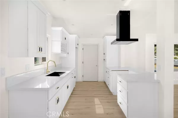 657 E King Street, Rialto, CA 92376