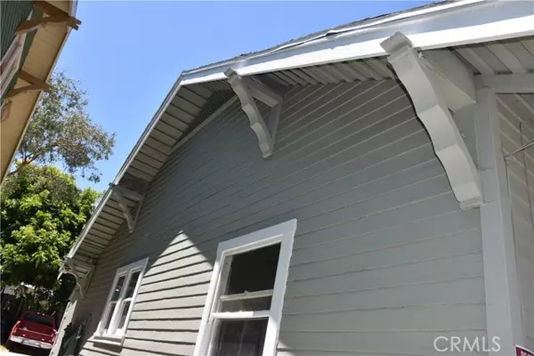 Los Angeles, CA 90042,5318 Irvington Place