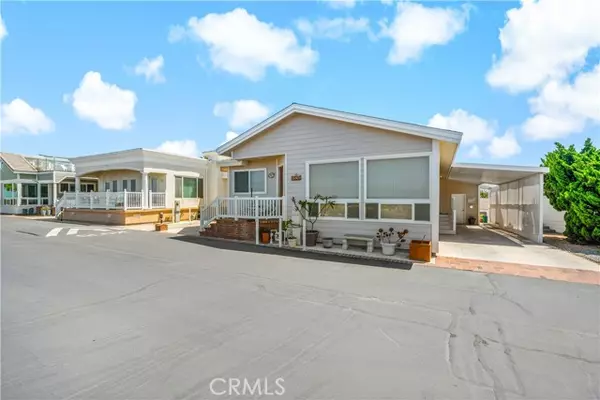 Carlsbad, CA 92011,6536 Oceanview Drive #T