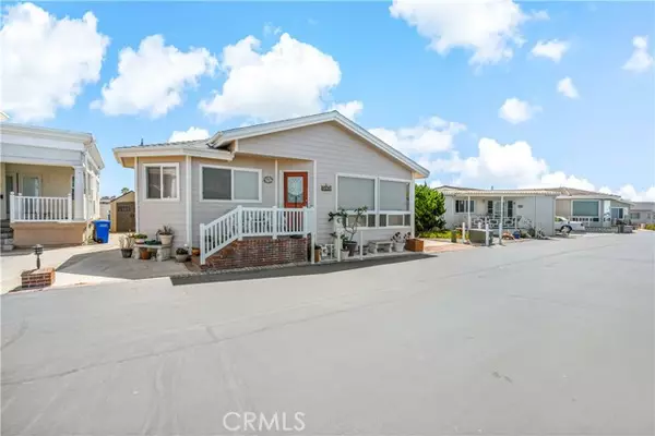 Carlsbad, CA 92011,6536 Oceanview Drive #T