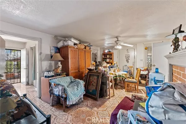 Huntington Park, CA 90255,2508 Saturn Avenue