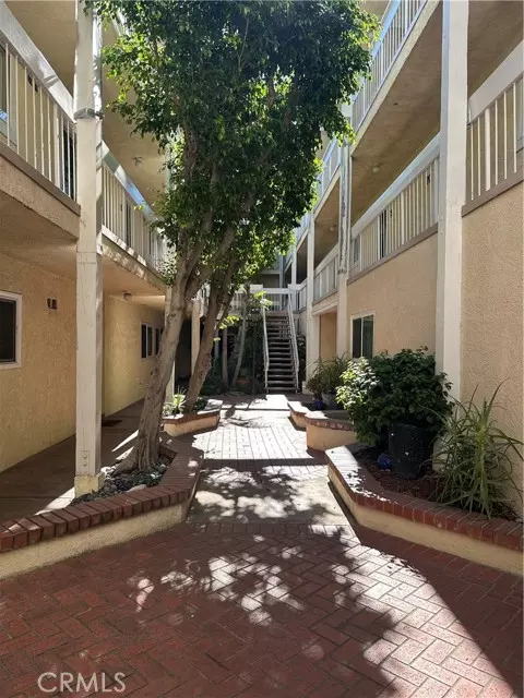 Valley Village, CA 91601,4807 Beck Avenue #4