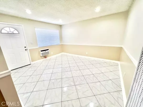 Azusa, CA 91702,711 N Soldano Avenue #6