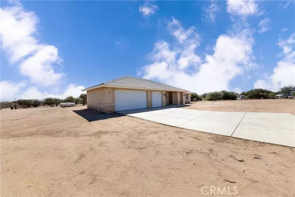 Oak Hills, CA 92344,11155 Prairie Trail
