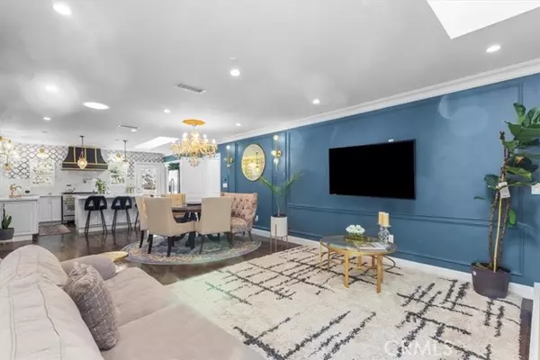 Woodland Hills (los Angeles), CA 91364,5201 Sale Avenue