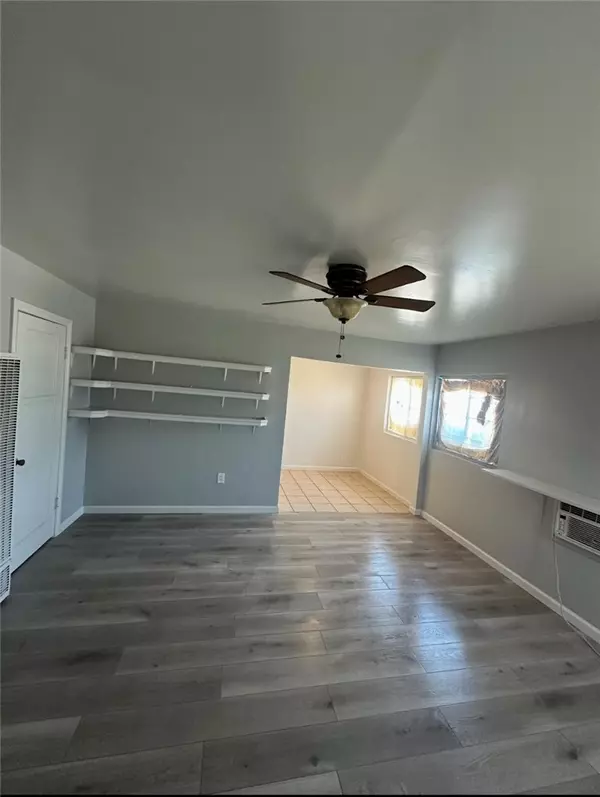 Fontana, CA 92335,17387 Merrill Avenue