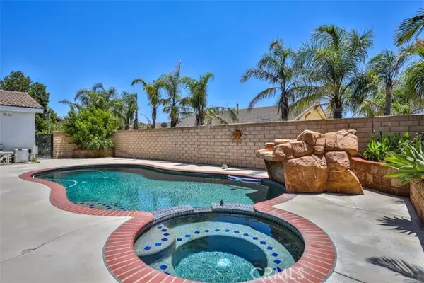 Fontana, CA 92336,15474 Petunia Street