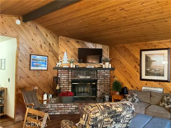 Big Bear Lake, CA 92315,42592 Cedar Avenue