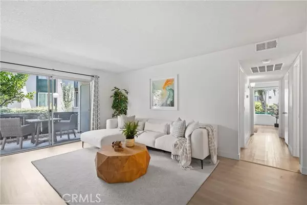 Lake Forest (el Toro), CA 92630,23222 Orange Avenue #7