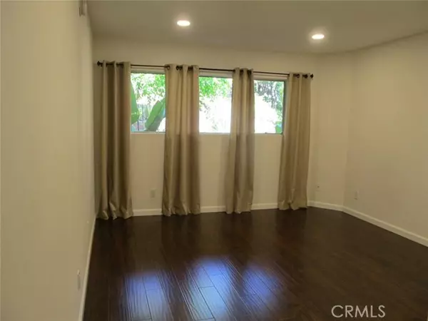 Los Angeles, CA 90068,2700 E Cahuenga Boulevard #2207