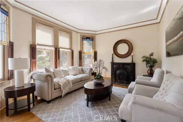 Glendora, CA 91741,211 E Virginia Avenue