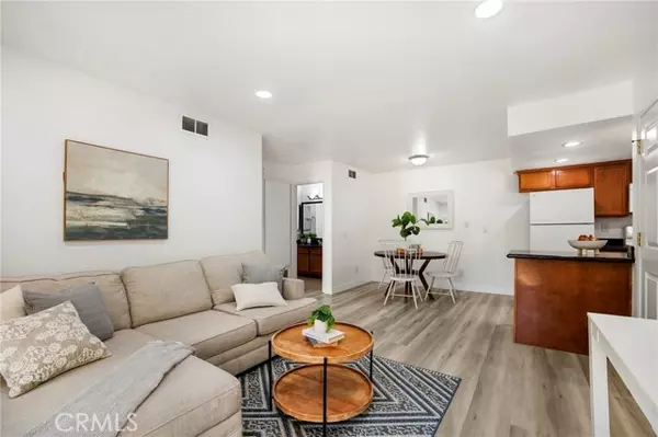 Riverside, CA 92507,1140 W Blaine Street #202