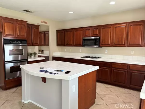 Eastvale, CA 92880,13847 Blue Ribbon Lane
