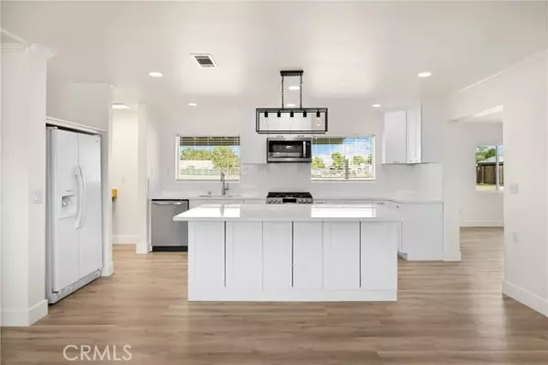Apple Valley, CA 92307,14265 Santee Road