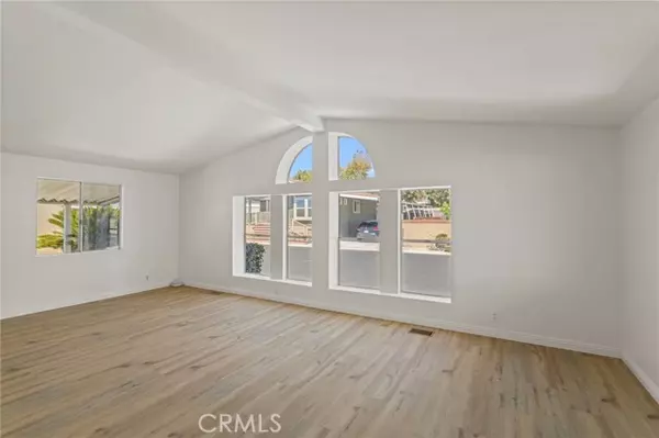 Upland, CA 91786,1400 W 13th Street #80