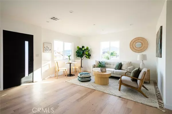 Los Angeles, CA 90065,2681 Roseview Avenue