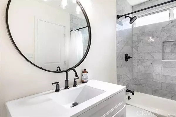 Joshua Tree, CA 92252,61969 Hilltop Drive