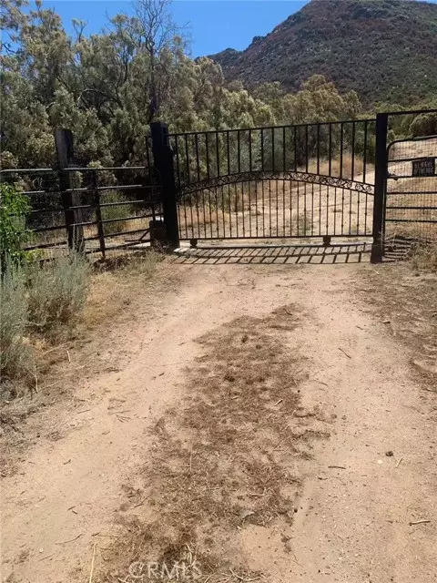 Anza, CA 92539,57775 Running Spring Road