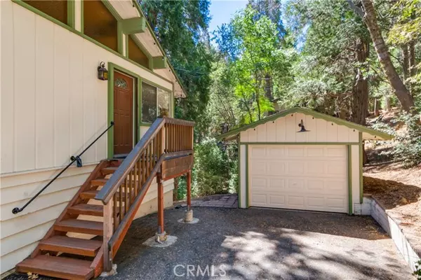 Crestline, CA 92325,24514 Albrun