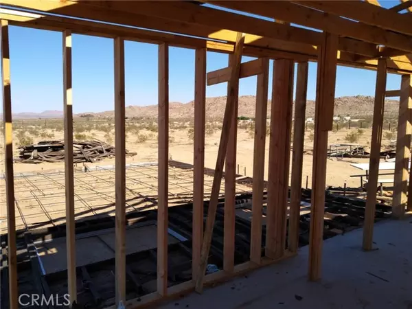 Lake Los Angeles, CA 93535,45750 250