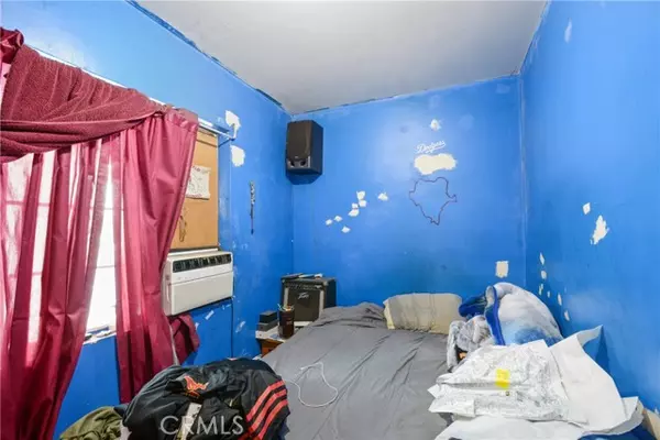 Los Angeles, CA 90022,4616 Verona Street