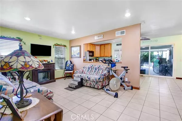 Ontario, CA 91762,1546 E Redwood Avenue