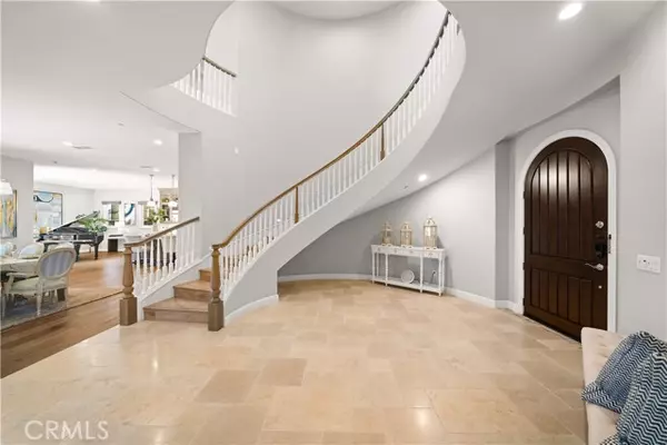 Irvine, CA 92602,212 Clear Falls