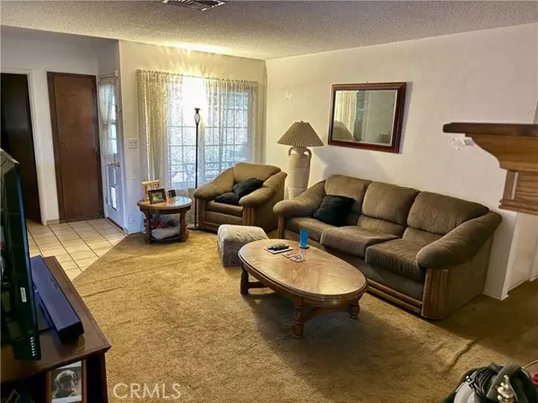 Fontana, CA 92335,9603 Boxwood Avenue