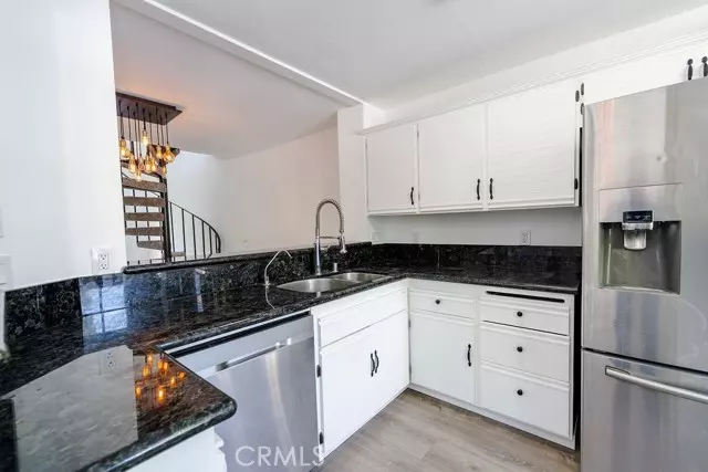 Valencia (santa Clarita), CA 91355,26129 Mcbean Pkwy #43