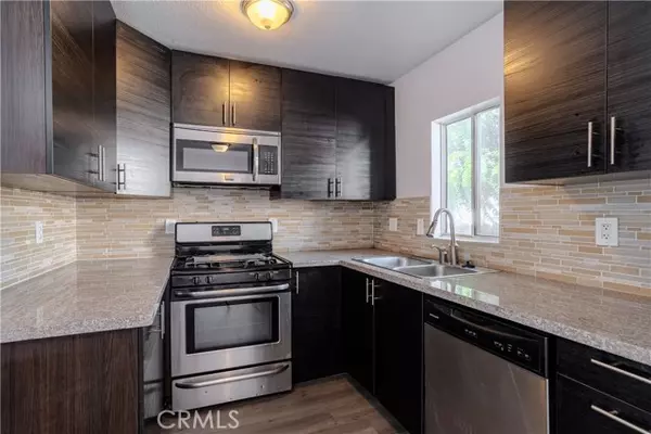 Lake Elsinore, CA 92530,33217 Wood