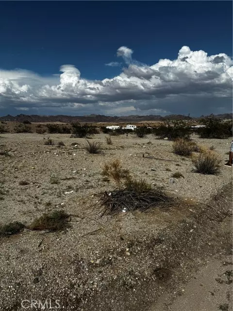 16570 Raven LN, Needles, CA 92363