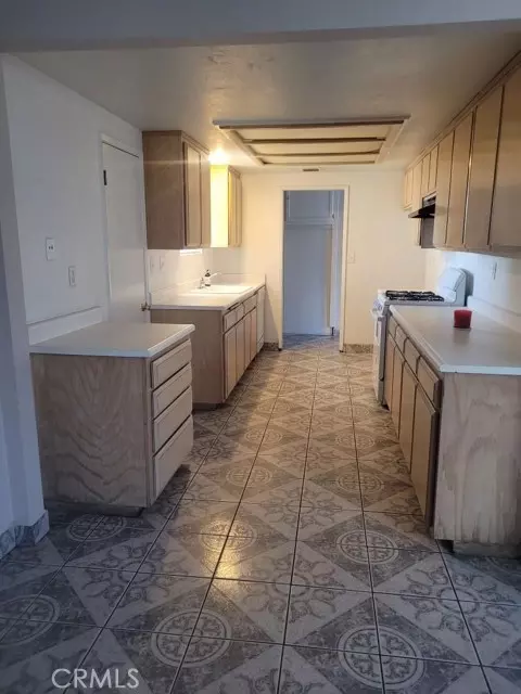 Fontana, CA 92335,17736 Upland