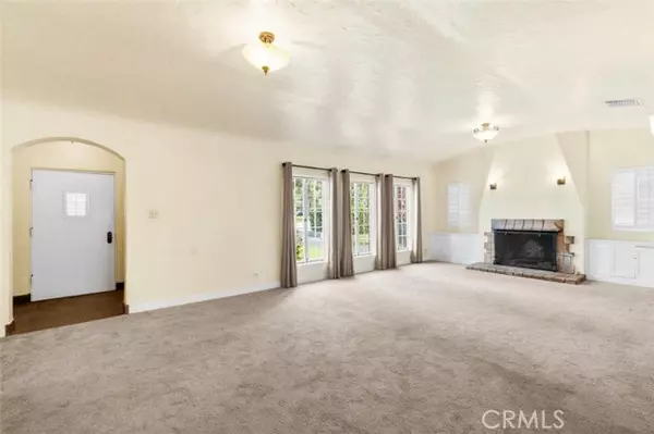 Azusa, CA 91702,784 E Foothill Boulevard