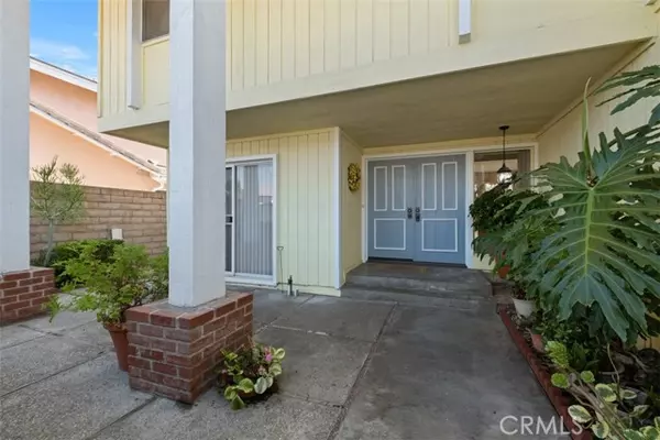 Huntington Beach, CA 92648,5852 Bellfield