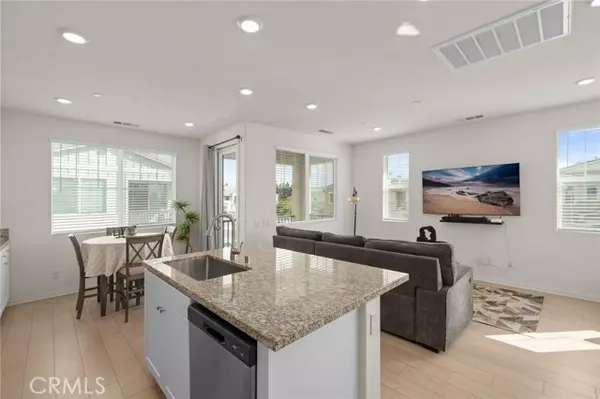 Fontana, CA 92336,16570 Wyndham #12