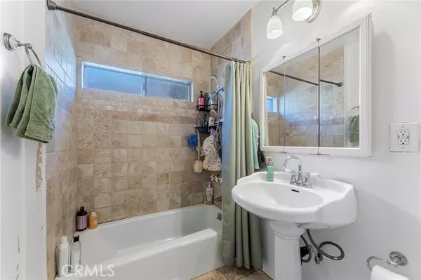 Los Angeles, CA 90042,1800 N Avenue 55