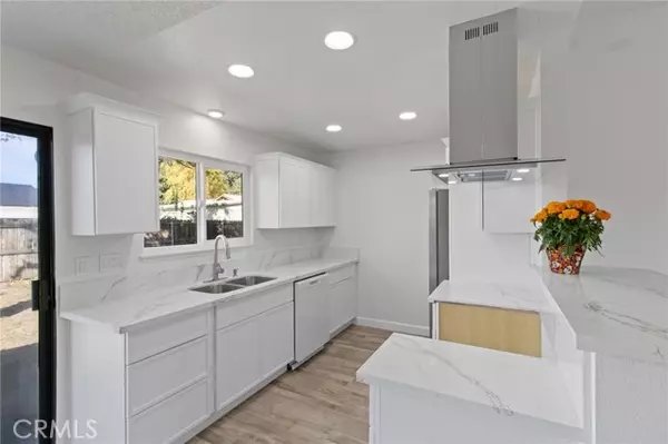 Redlands, CA 92374,1403 Arlene st