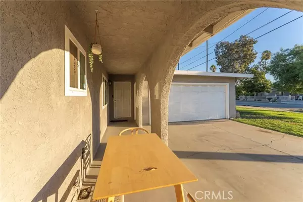 Fontana, CA 92335,9646 Palmetto Avenue