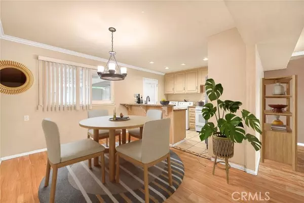 Claremont, CA 91711,633 S Indian Hill #C