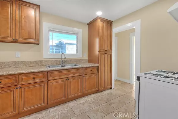 Pomona, CA 91767,656 E Columbia