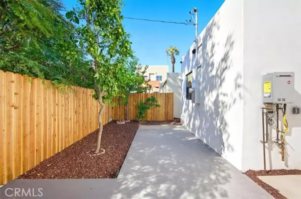 Ontario, CA 91764,712 E H