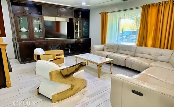 Apple Valley, CA 92307,16081 Tude