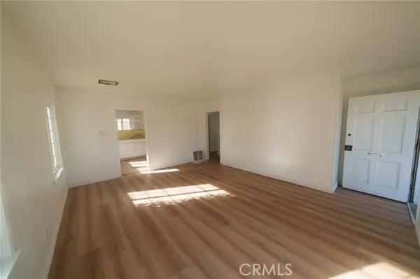 Compton, CA 90221,1908 E Orchard