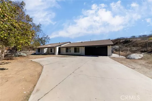 Riverside, CA 92504,16322 Pick Place