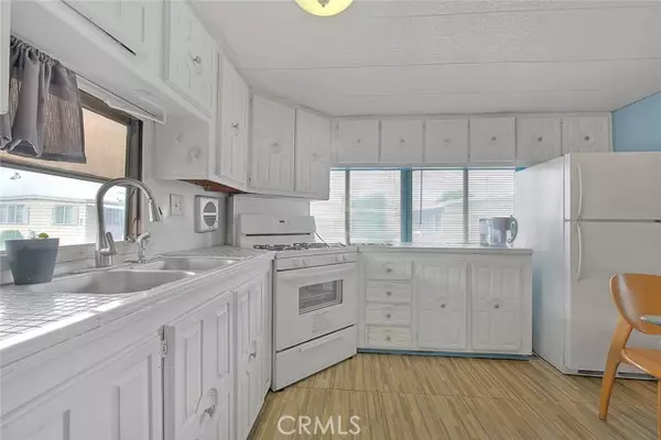 Fontana, CA 92335,17333 Valley Blvd. #15E