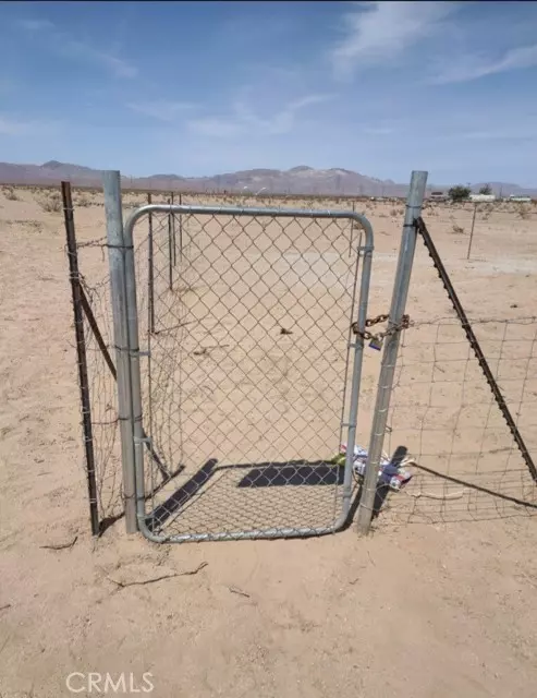 Newberry Springs, CA 92365,39624 Tami