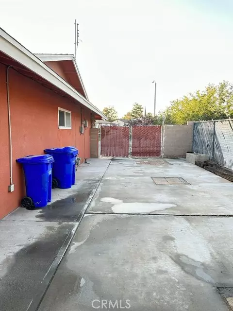 Victorville, CA 92395,14185 Burning Tree