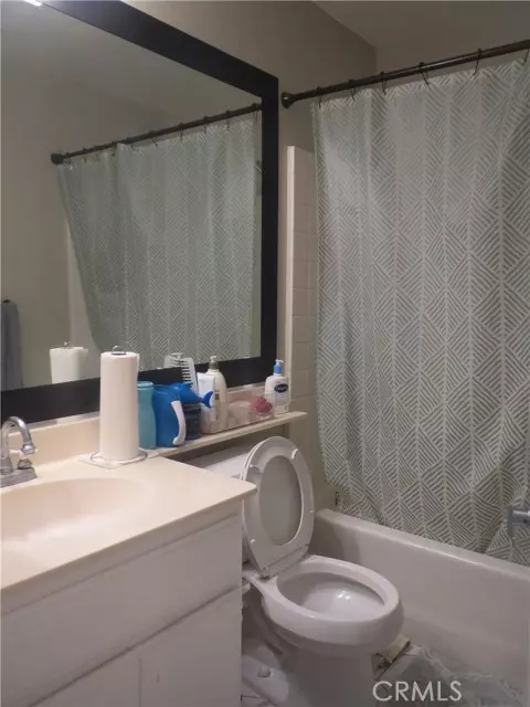 Anaheim, CA 92805,406 E Center