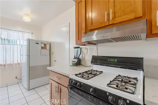 Los Angeles, CA 90003,10208 S San Pedro