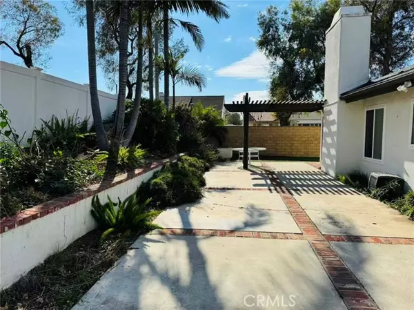 Irvine, CA 92620,2 Mccormick